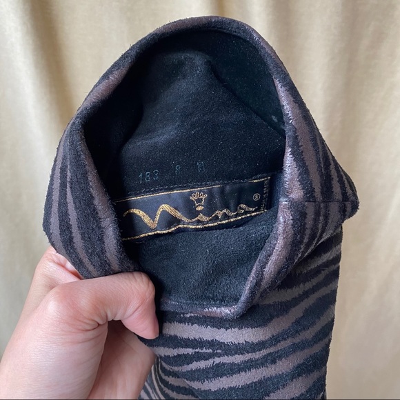 Suede Zebra Print Knee-High Boots 🦓 - Picture 7 of 8